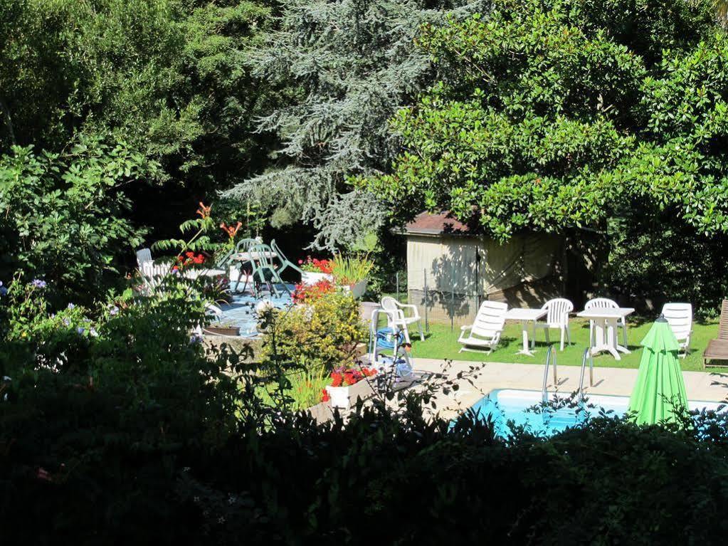 Logis Deshors-Foujanet Hotel Chamboulive Exterior photo